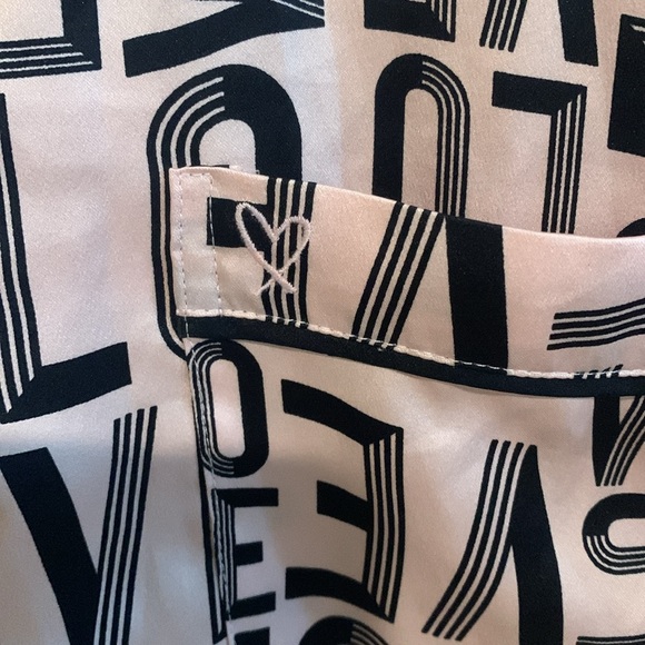 🏷Victoria Secret Pajama top - Picture 3 of 3